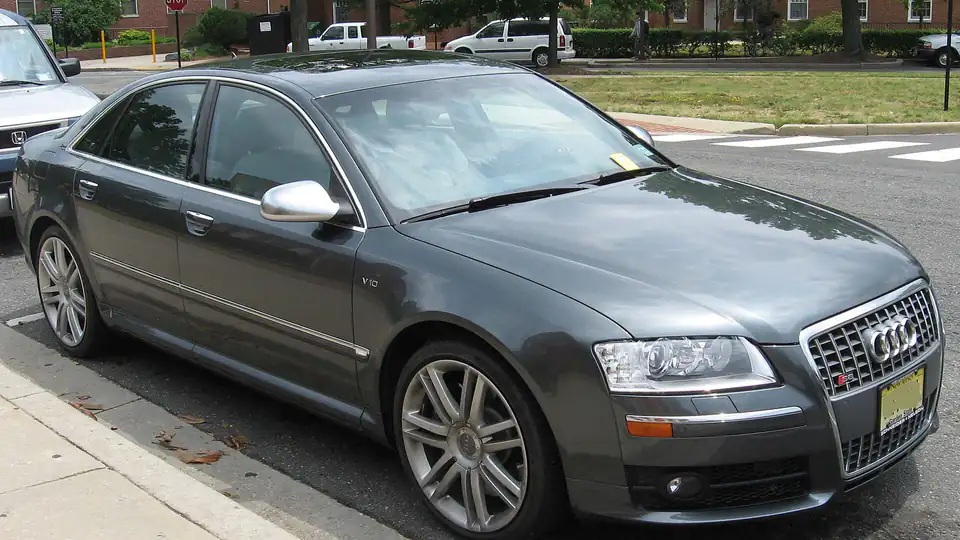2007-Audi-S8