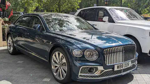 2023 Bentley Flying Spur Azure V6 Hybrid Auto