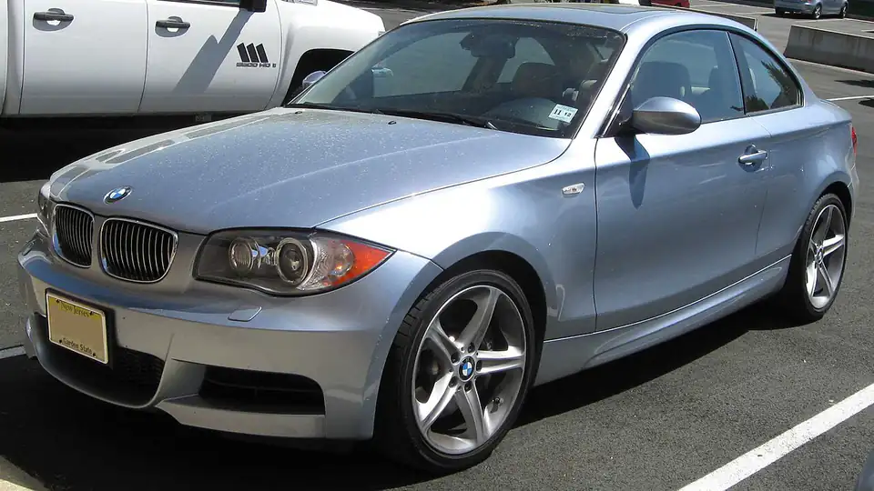 2009 BMW 135i coupe (E87)