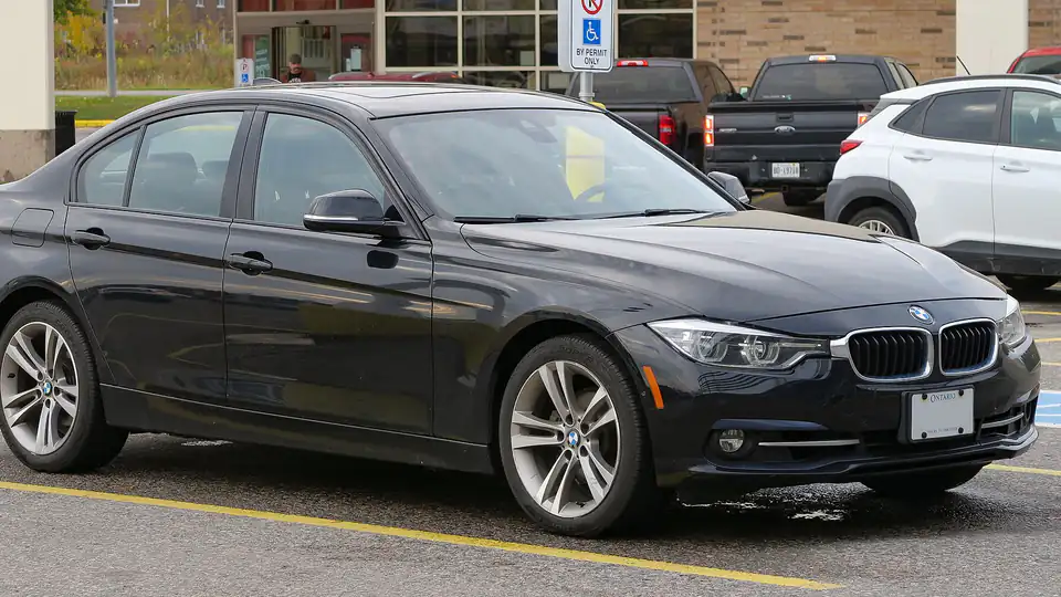 2017 BMW 330i xDrive Sedan (F30)