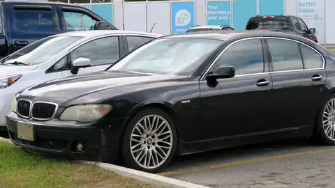 2007 BMW 750i (E65)