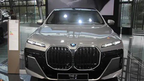 2023-04 BMW i7 xDrive60