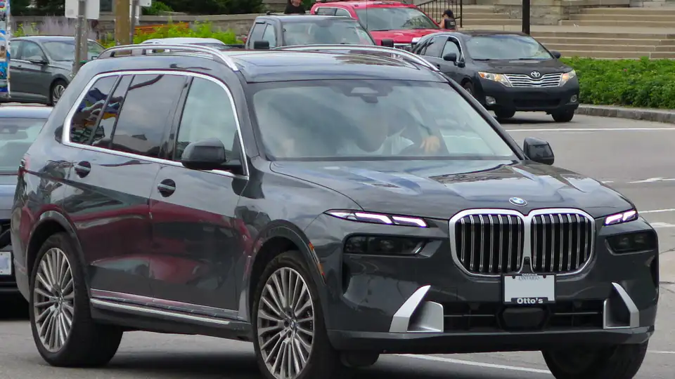 2023 BMW X7 xDrive40i (G07)