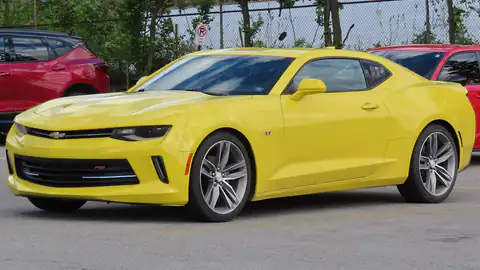 2017 Chevrolet Camaro 2LT coupe (6th gen)