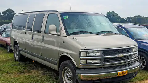 Chevrolet Express 3500 1