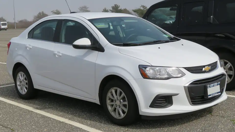 2017 Chevrolet Sonic LT sedan (T300)