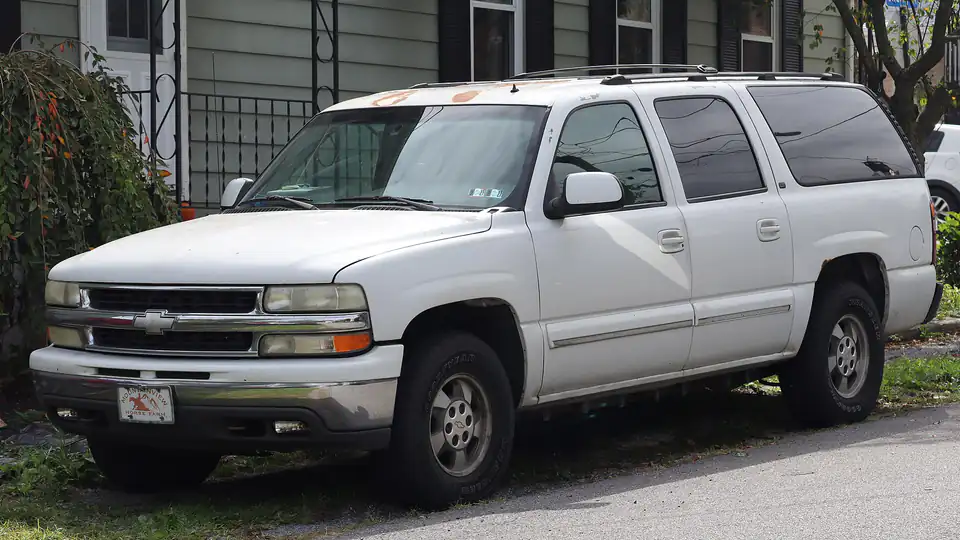 2002 Chevrolet Suburban 1500 LS (GMT830)