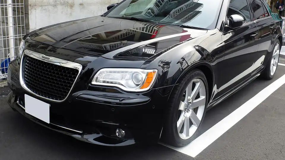 2nd generation Chrysler 300 SRT8