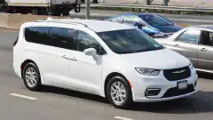 2021 Chrysler Pacifica Touring L (RU)
