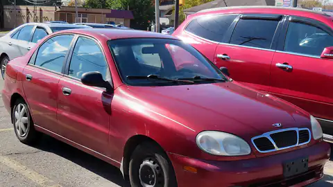 2001 Daewoo Lanos S Sedan (T100)