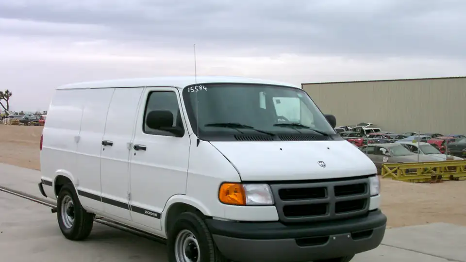 2001 Dodge RAM 1500 van -- NHTSA 01