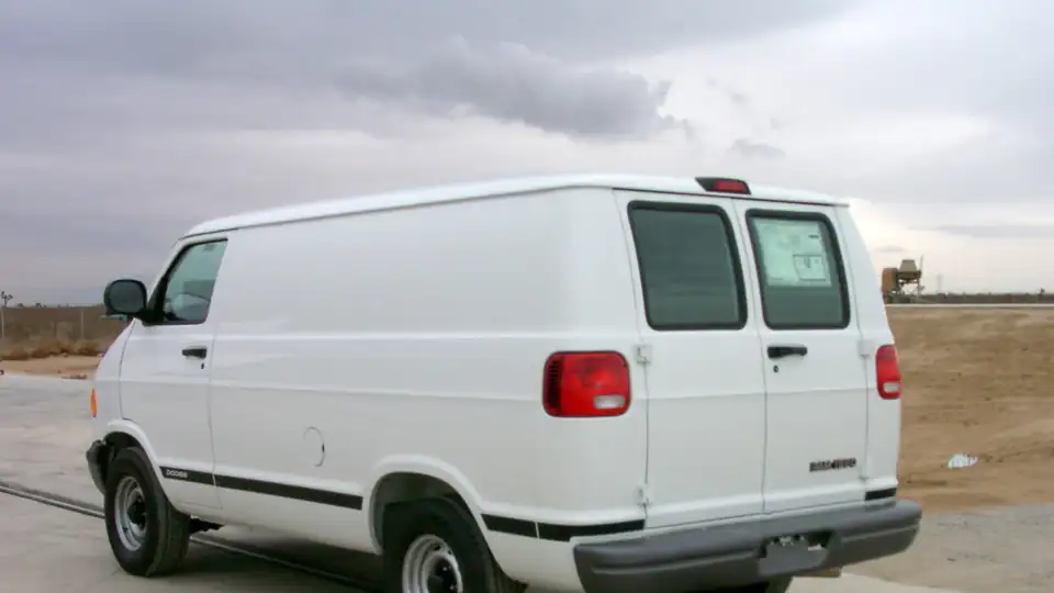 2001 Dodge RAM 1500 van -- NHTSA 02