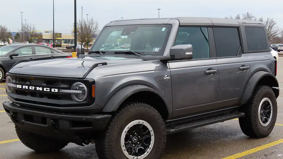 2022 Ford Bronco 4-Door Outer Banks (6th gen)