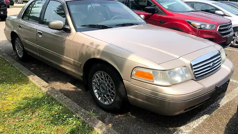 1998 Ford Crown Victoria LX (EN114)