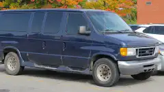 2005 Ford E-350 Super Duty XLT extended length wagon