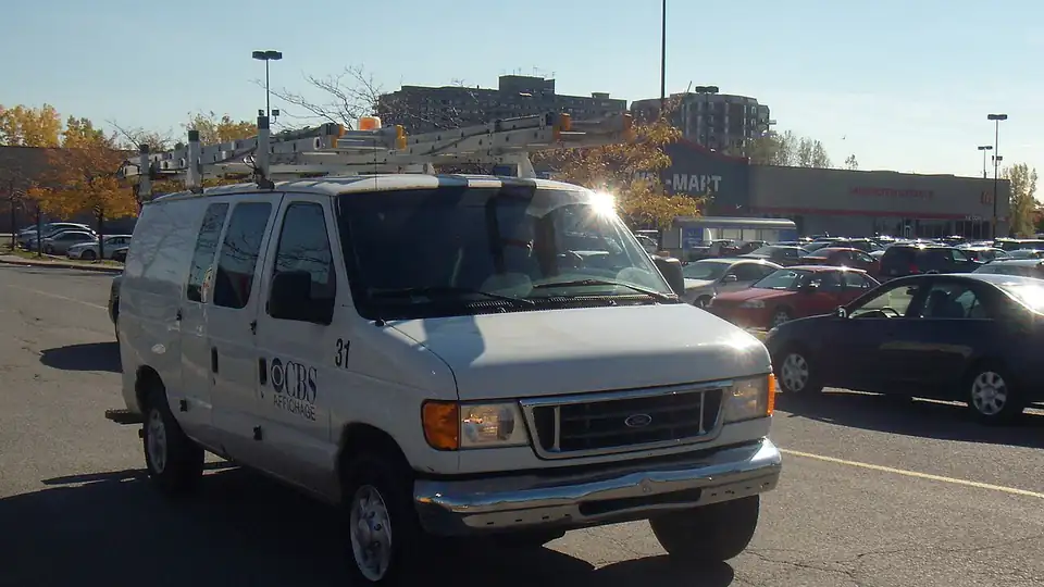 '06-'07 Ford E-250 Wagon CBS Outdoor