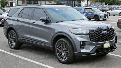 2025 Ford Explorer ST-Line (6th gen)
