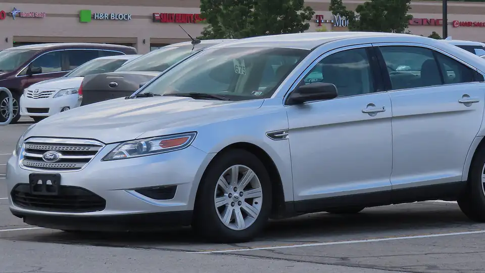 2010 Ford Taurus SE