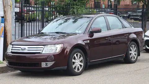 2009 Ford Taurus SEL (D258)