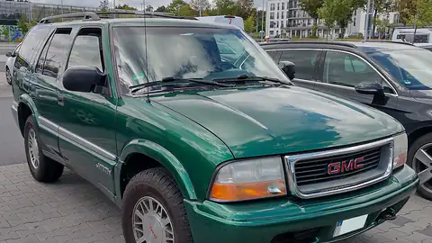 1995-2005 GMC Jimmy S-15 01