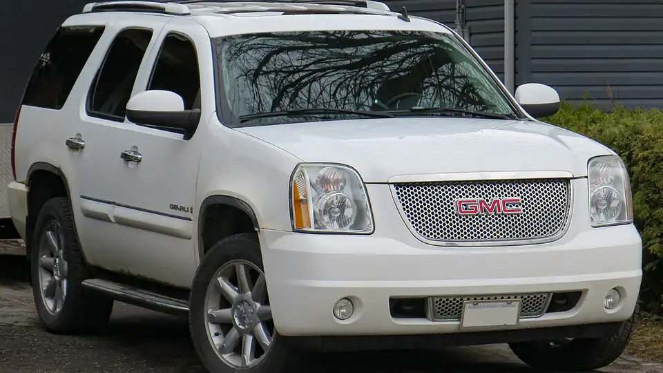 2007 GMC Yukon Denali (GMT900)