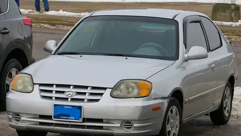 2005 Hyundai Accent GS hatchback (LC)