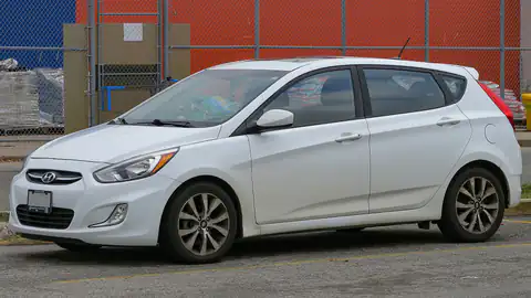 2016 Hyundai Accent SE 5-Door (RB)