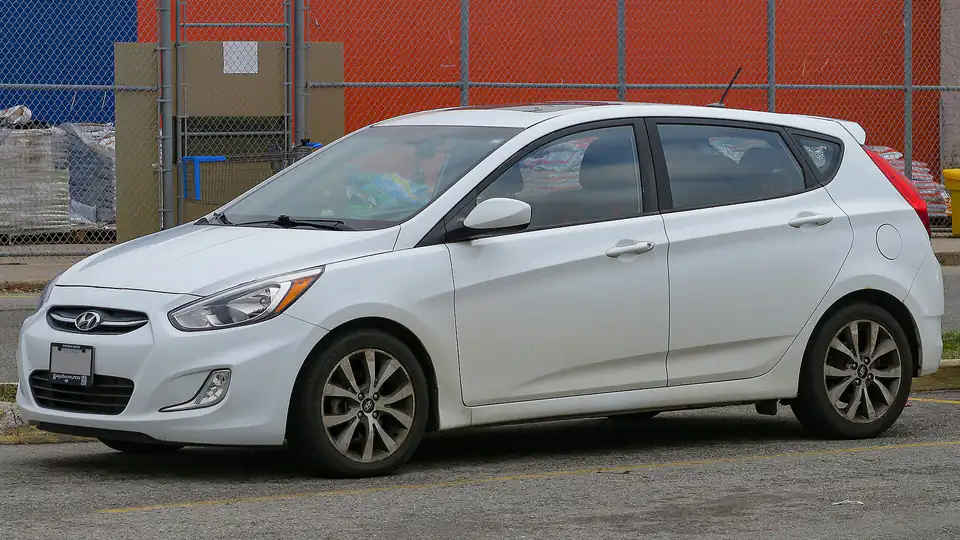 2016 Hyundai Accent SE 5-Door (RB)