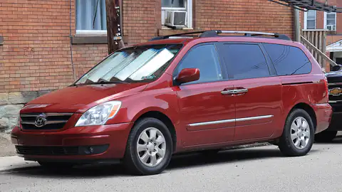 2008 Hyundai Entourage GLS