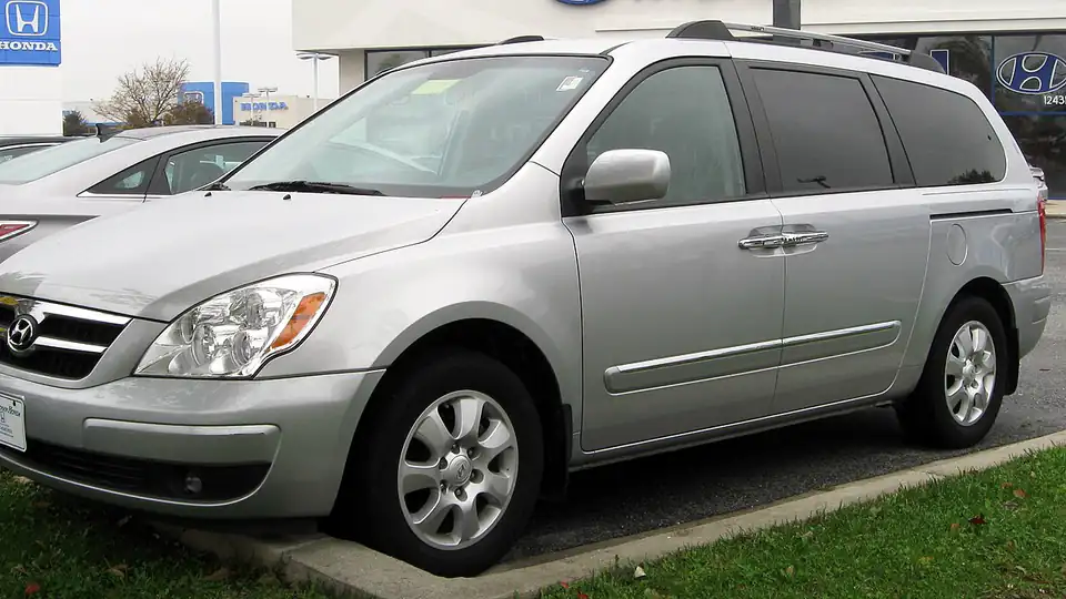 Hyundai Entourage