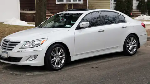 2013 Hyundai Genesis 3.8 sedan (BH)