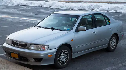 1999 Infiniti G20 (base) (P11)