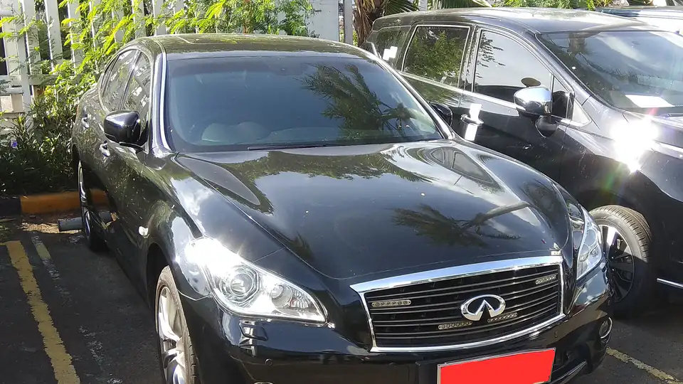2013 Infiniti M37