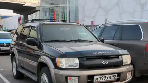 2002 Infiniti QX4 Black Obsidian and Bronze