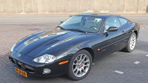 2002 Jaguar XKR Coupe (X100)
