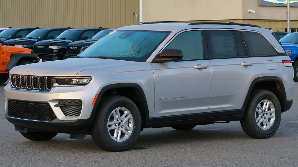 2025 Jeep Grand Cherokee Laredo (WL)
