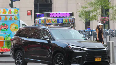 Lexus TX