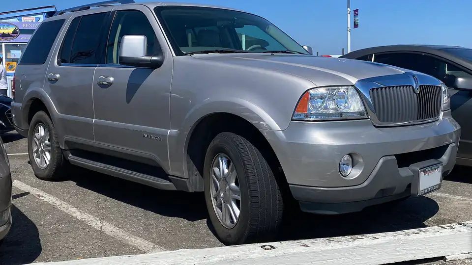2003 Lincoln Aviator (UN152)
