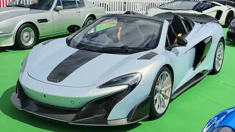 2016 McLaren 675LT Spider SCD 24