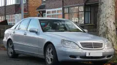 2000 Mercedes-Benz S320 (W220)