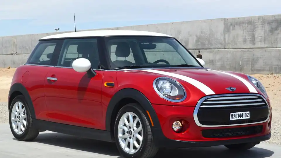 2014 MINI Cooper Hardtop -- NHTSA test 8883 (J01)