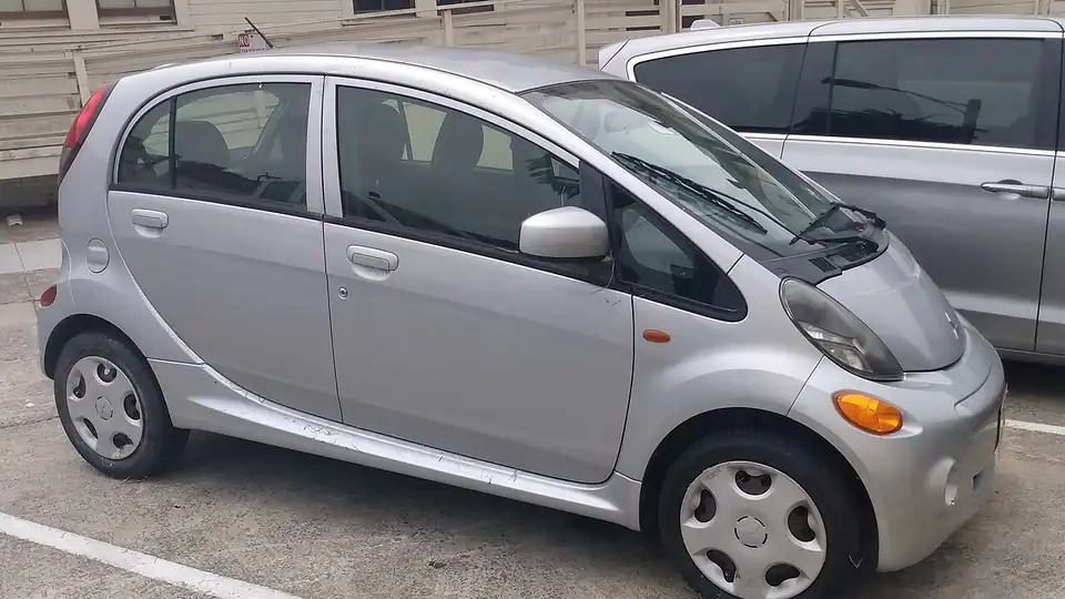 2013 Mitsubishi i-MiEV