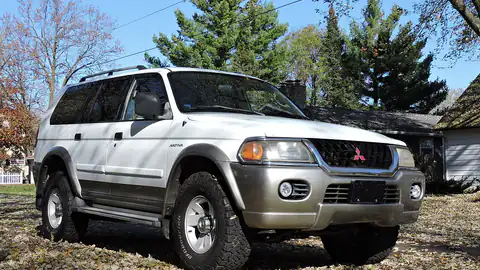 2001 Mitsubishi Nativa LS
