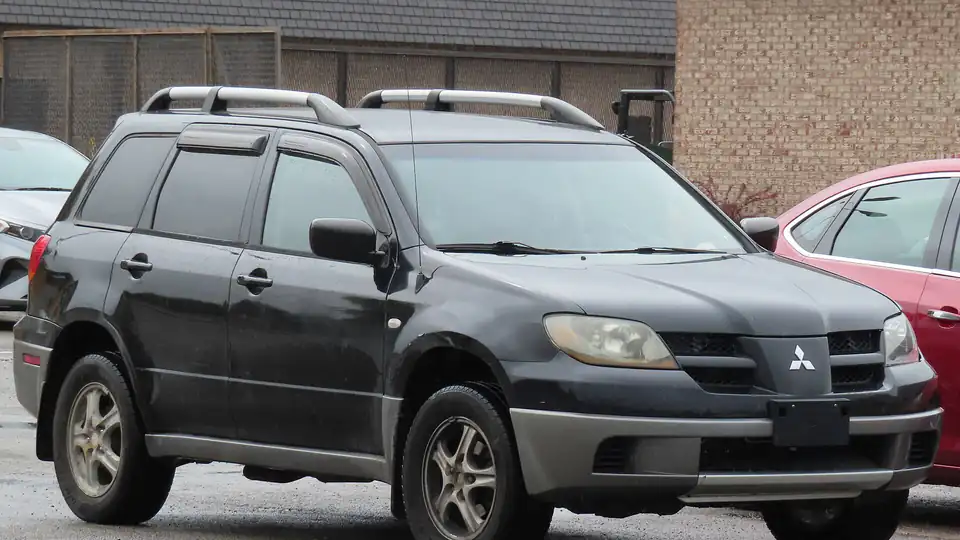 2004 Mitsubishi Outlander LS