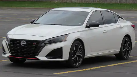 2024 Nissan Altima SR (L34)