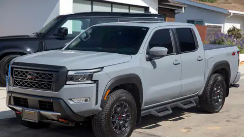 2022 Nissan Frontier Crew Cab Pro-4X (D41)