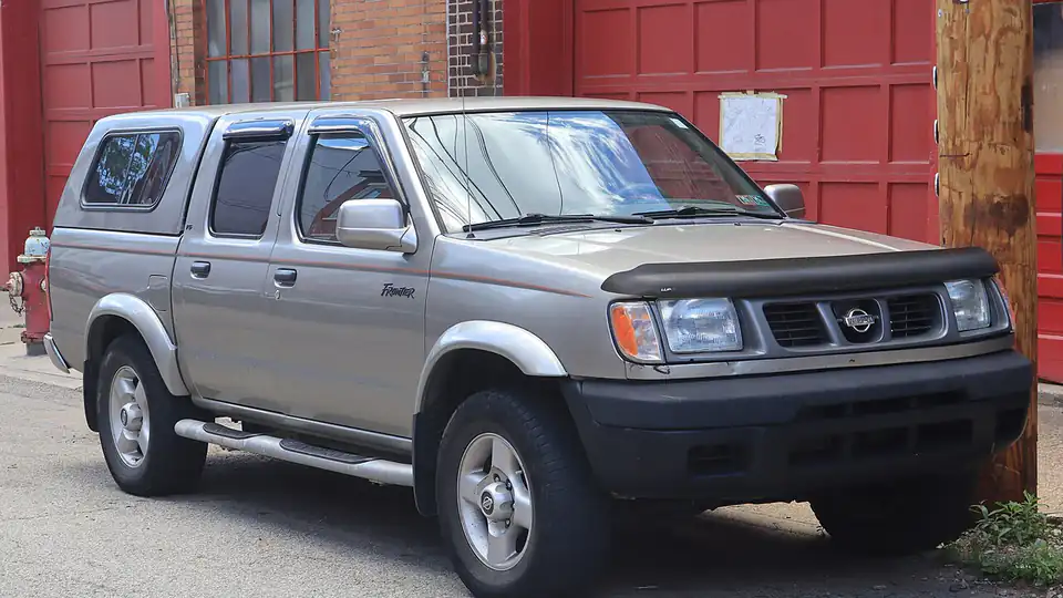 2000 Nissan Frontier XE Crew Cab