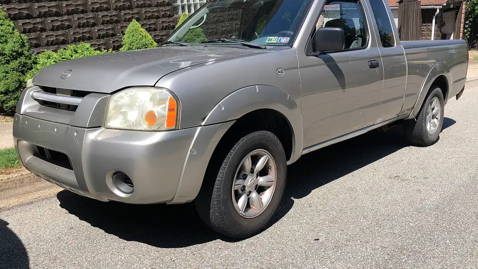 2004 Nissan Frontier XE