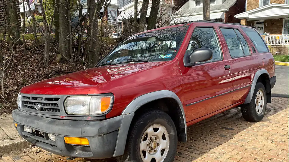1996 Nissan Pathfinder XE (R50)