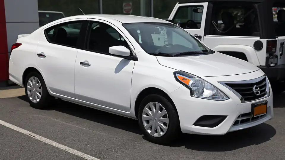 2015 Nissan Versa SV (facelift model) (N17)